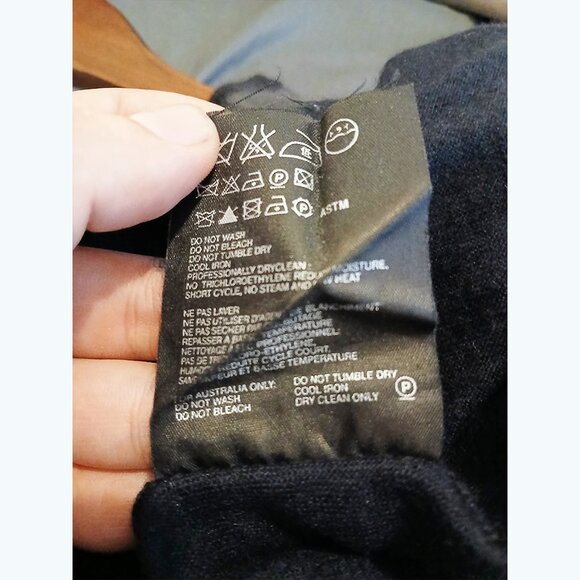 PRADA - Cashmere silk navy sweater - Sz 54 (fits M) - Picture 7 of 7